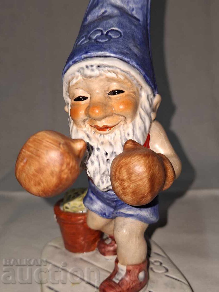 Porcelain figure -- Goebel -- W. Germany -- 1975 -- Max -- Boxer - 6 Porcelain figure -- Goebel -- W. Germany -- 1975 -- Max -- Boxer - 6