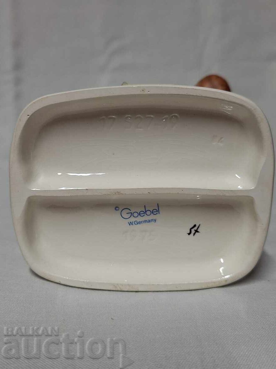 Porcelain figure -- Goebel -- W. Germany -- 1975 -- Max -- Boxer - 7 Porcelain figure -- Goebel -- W. Germany -- 1975 -- Max -- Boxer - 7