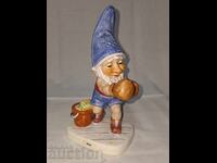 Porcelain figure -- Goebel -- W. Germany -- 1975 -- Max -- Boxer