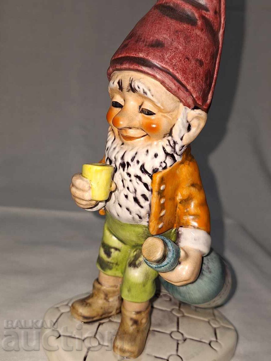 Porcelain figure -- Goebel -- W. Germany -- 1970 -- Fritz -- drinker with price 70.00 BGN | € 35.79