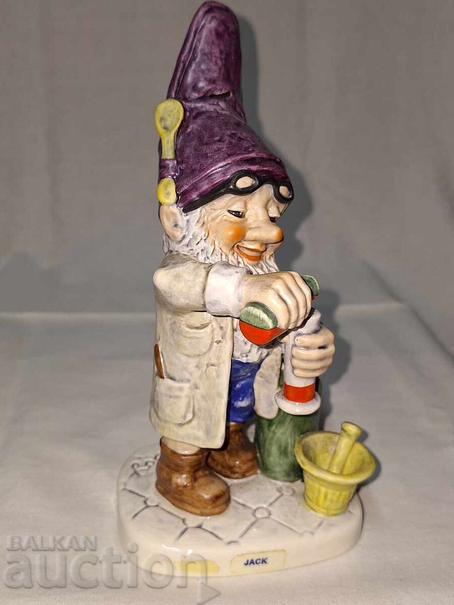 Πορσελάνινο ειδώλιο--Goebel--W.Germany--1972--Jack--φαρμακοποιός με τιμή 70.00 BGN | € 35.79