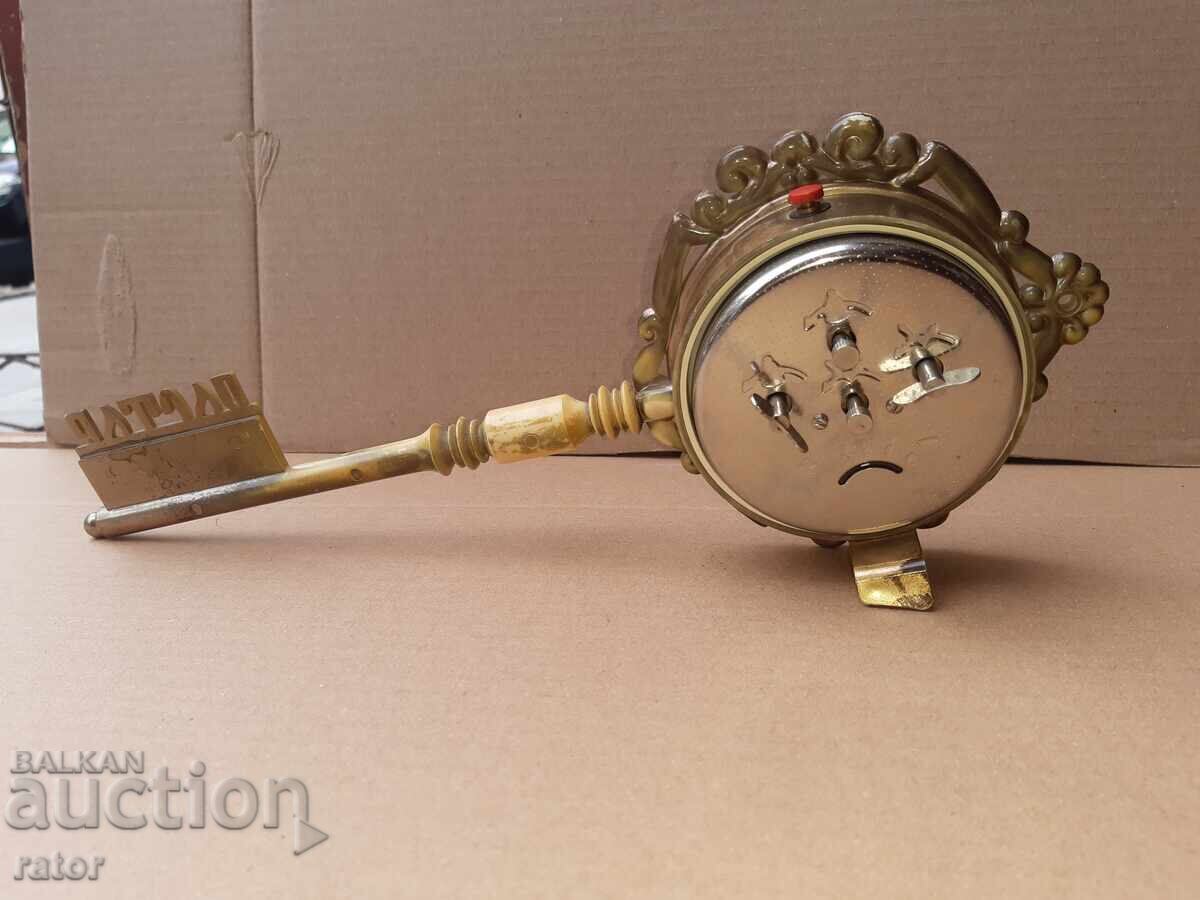 Livrarea Ceas rar, ceas deșteptător - cheie VITEAZ. Funcționează