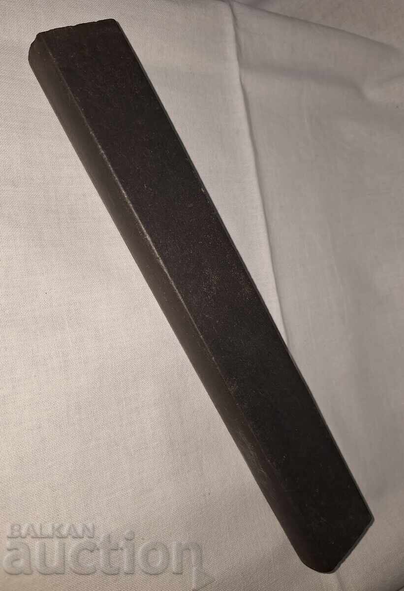 Auction  Fine sharpening stone for sharpening and smoothing blades--Coticule