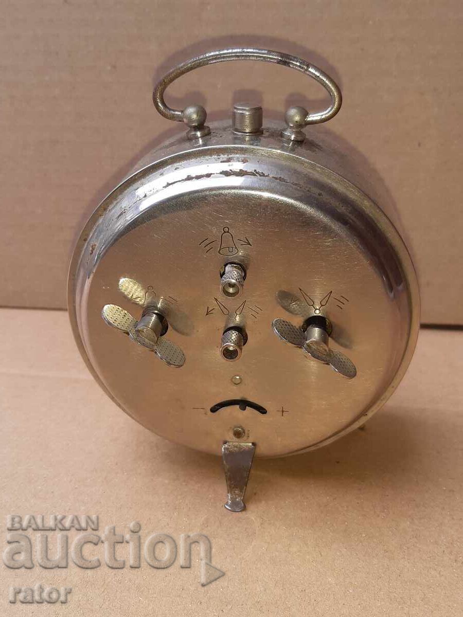 Delivery of Rare BULGARIAN watch, alarm clock RODINA. Works Delivery of Rare BULGARIAN watch, alarm clock RODINA. Works