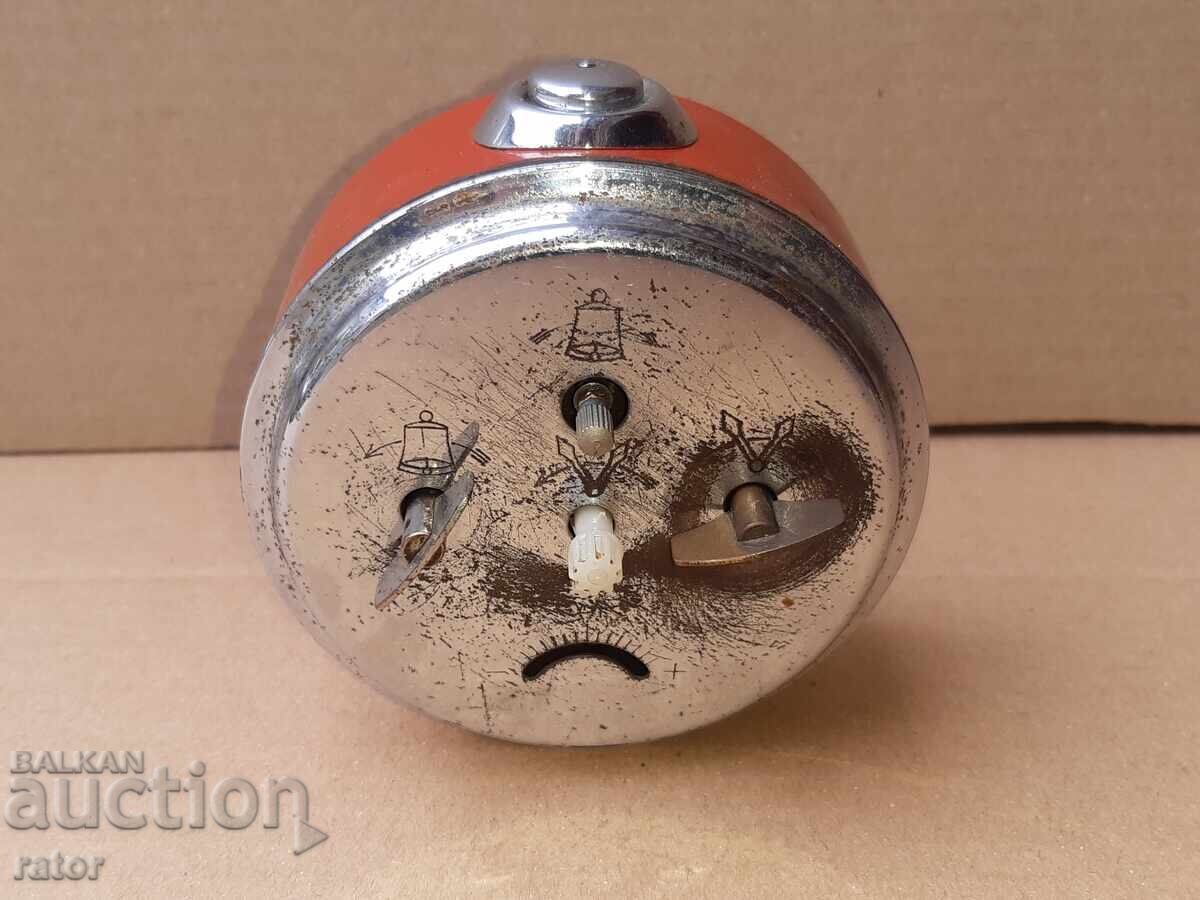 Аукцион Стар рядък часовник , будилник LENSTAN . Работи Аукцион Стар рядък часовник , будилник LENSTAN . Работи