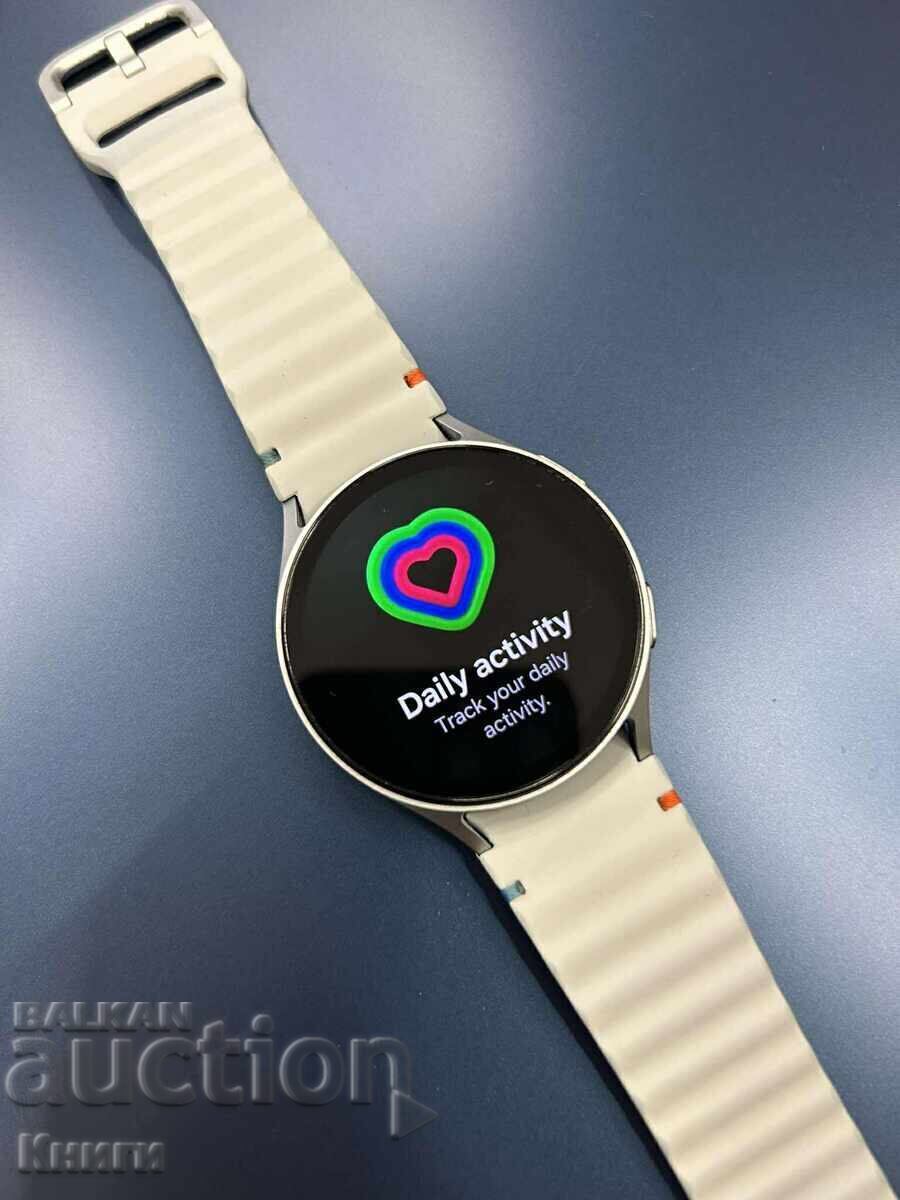 Смарт часовник Samsung Galaxy Watch 7 LTE - като нов с цена 270.00 лв. | € 138.05 Смарт часовник Samsung Galaxy Watch 7 LTE - като нов с цена 270.00 лв. | € 138.05