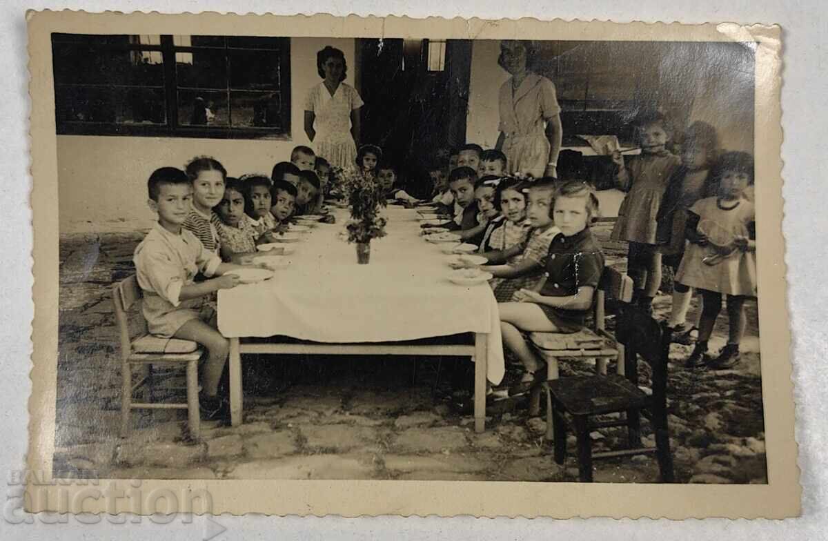 OLD PHOTOGRAPH OLD PHOTOGRAPH