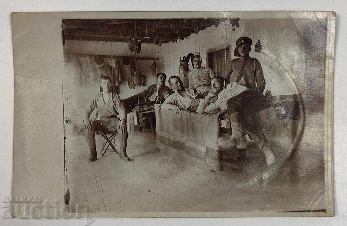 OLD PHOTOGRAPH OLD PHOTOGRAPH