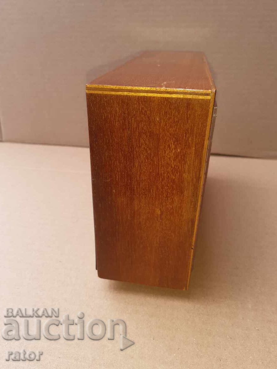 Delivery of Rare vintage desktop weekly clock MAYAK 1977. Works Delivery of Rare vintage desktop weekly clock MAYAK 1977. Works