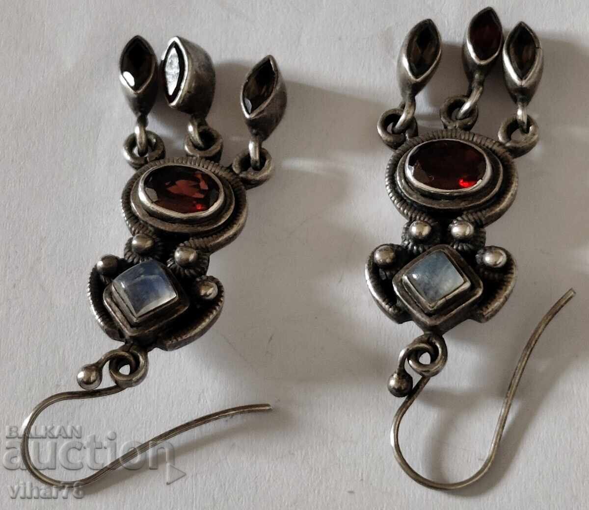 Delivery of Silver earrings with moonstone, garnet and smoky quartz