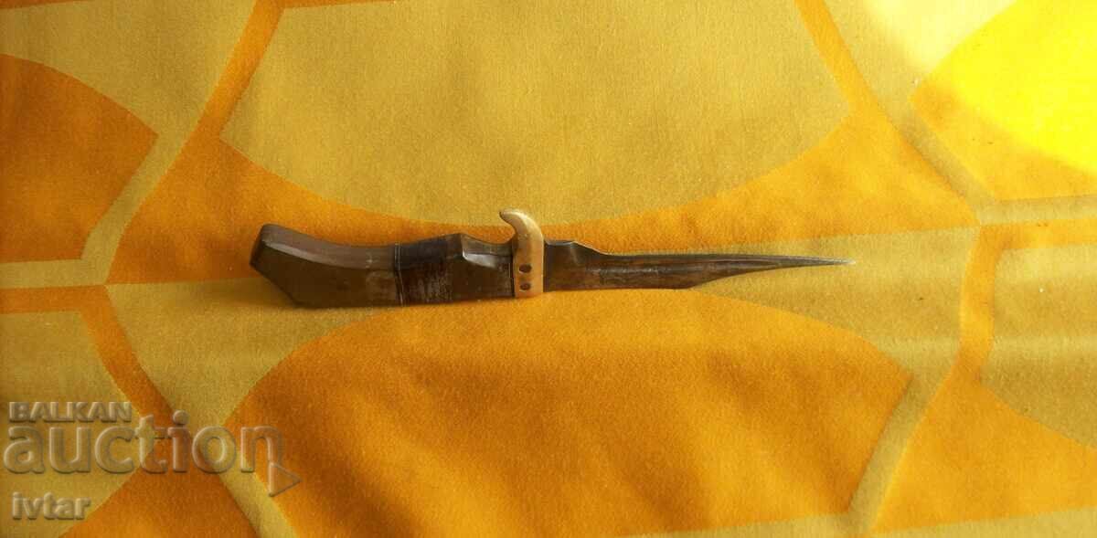 Old knife, type of pesh kabz with price 60.00 BGN | € 30.68
