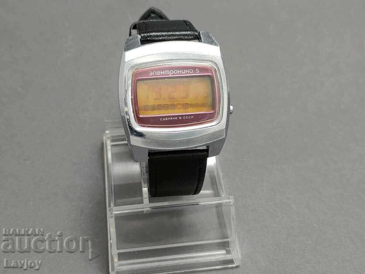 Retro manual watch Elektronika 5 B.Z.C. from 0.01 St with price 43.00 BGN | € 21.99 Retro manual watch Elektronika 5 B.Z.C. from 0.01 St with price 43.00 BGN | € 21.99