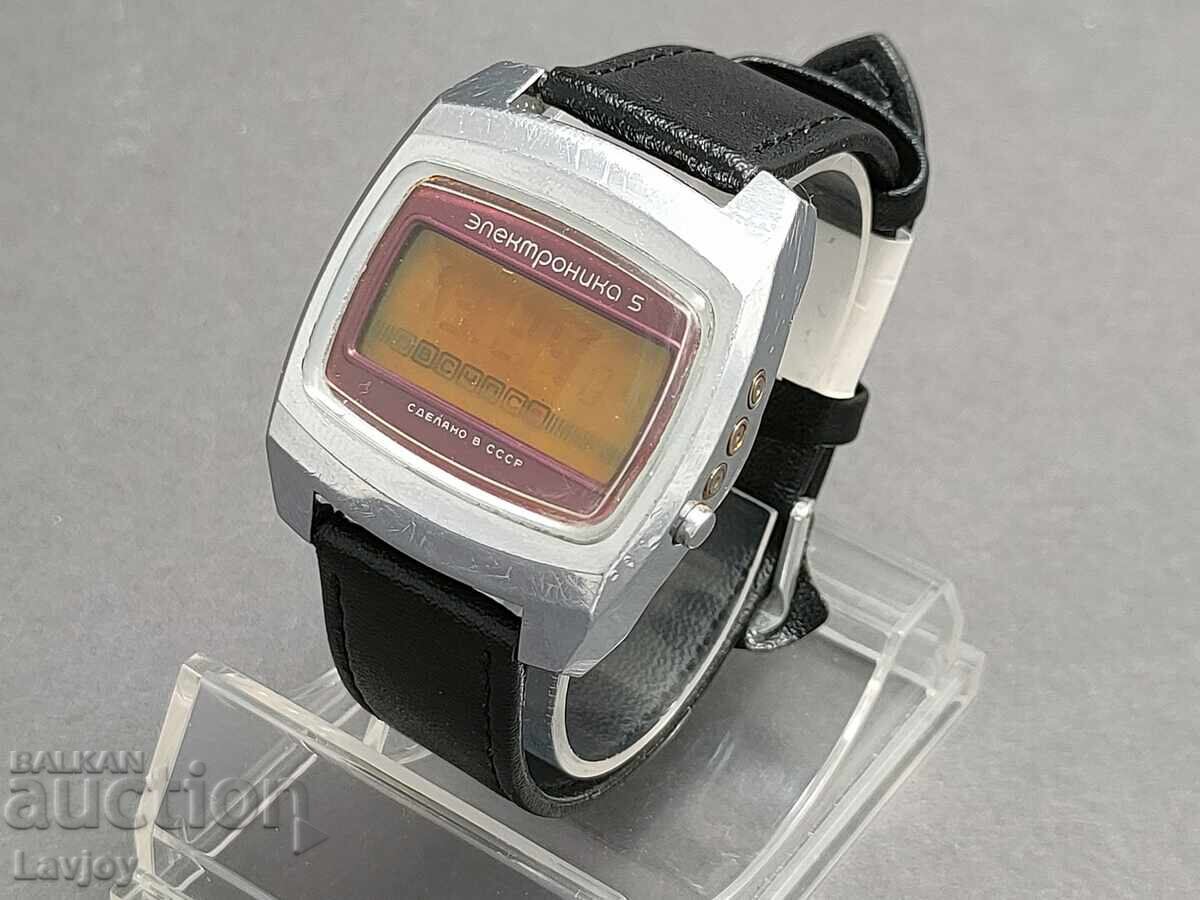 Delivery of Retro manual watch Elektronika 5 B.Z.C. from 0.01 St Delivery of Retro manual watch Elektronika 5 B.Z.C. from 0.01 St