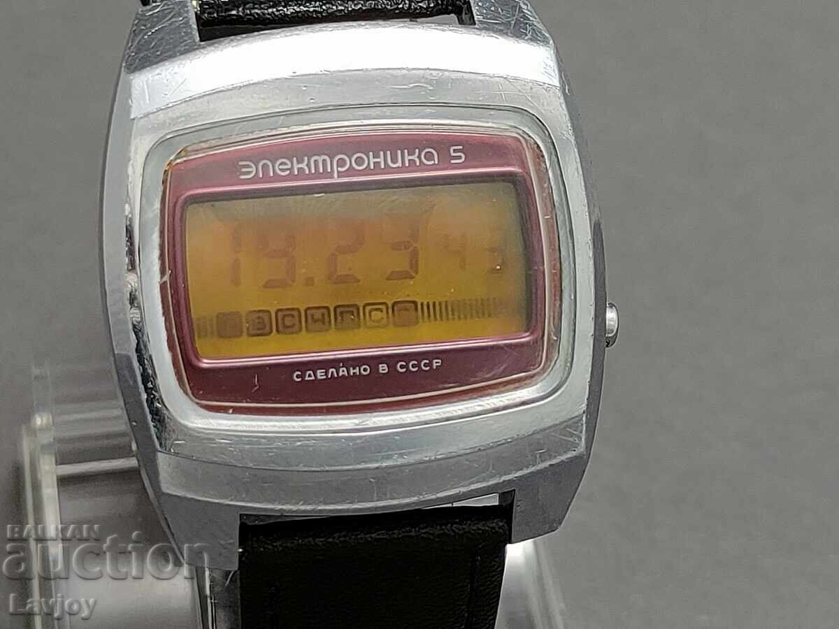 Retro manual watch Elektronika 5 B.Z.C. from 0.01 St Retro manual watch Elektronika 5 B.Z.C. from 0.01 St