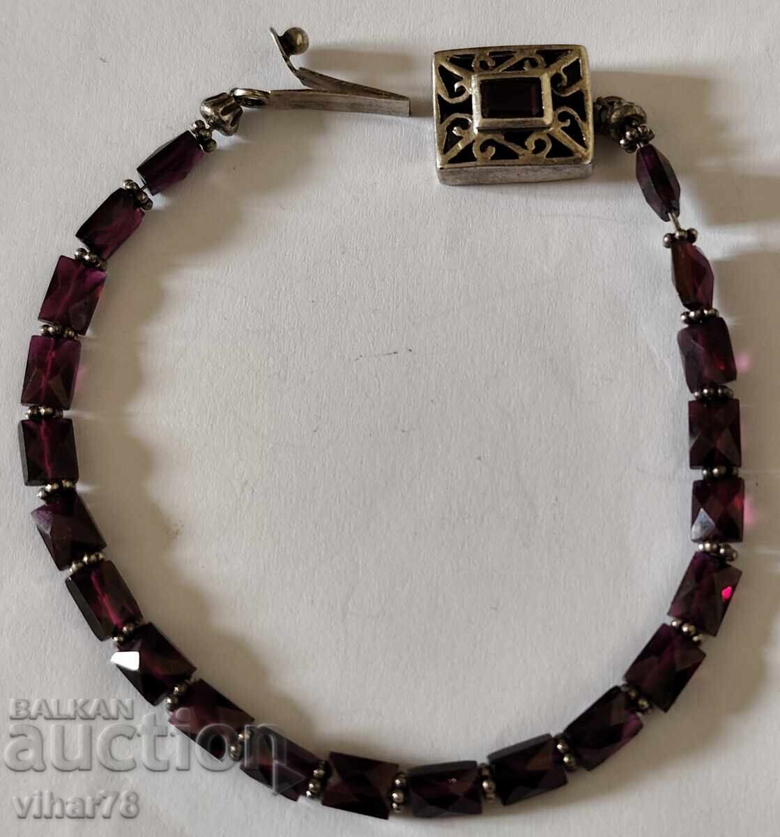 Licitație bratara de argint cu granat