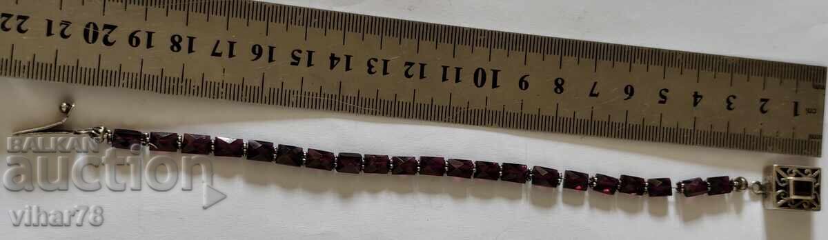 Livrarea bratara de argint cu granat