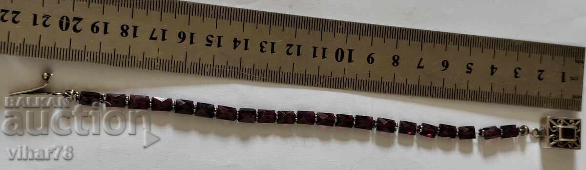 Livrarea bratara de argint cu granat Livrarea bratara de argint cu granat