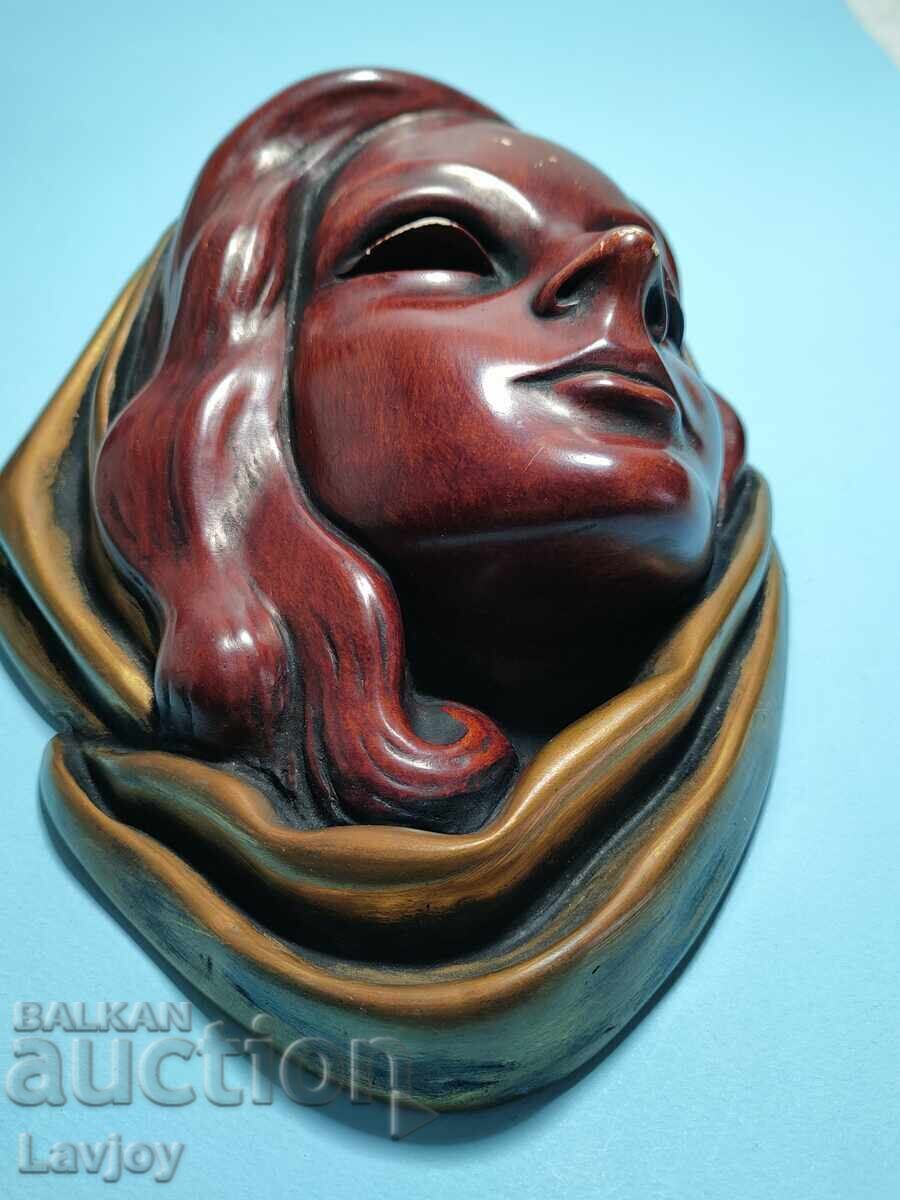 Auction Old face figure from agate -- Madonna Auction Old face figure from agate -- Madonna