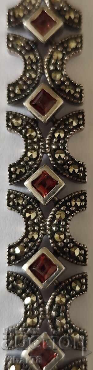 сребърна гривна с гранат и маркизит с цена 379.99 лв. | € 194.29 сребърна гривна с гранат и маркизит с цена 379.99 лв. | € 194.29