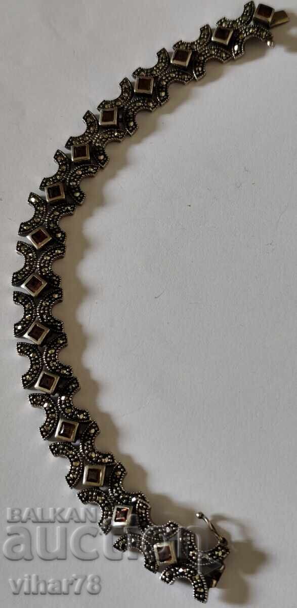 Доставка на сребърна гривна с гранат и маркизит Доставка на сребърна гривна с гранат и маркизит