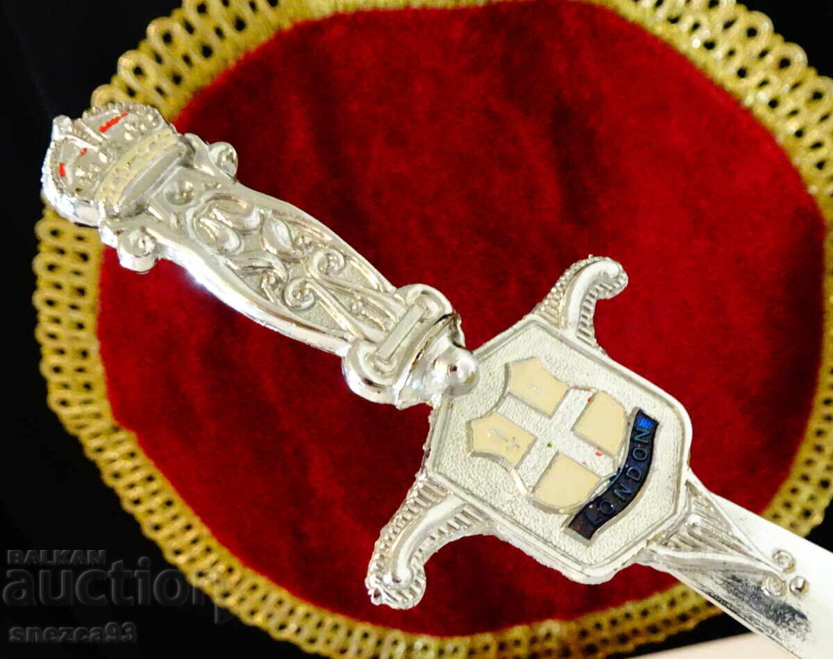 Ασημένιο μαχαίρι επιστολών London, κορώνα με τιμή 37.00 BGN | € 18.92