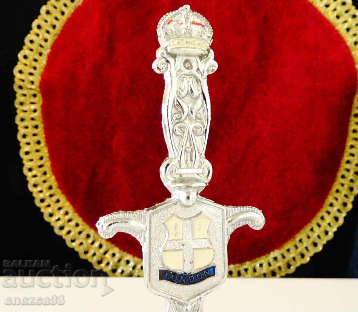 Παράδοση Ασημένιο μαχαίρι επιστολών London, κορώνα