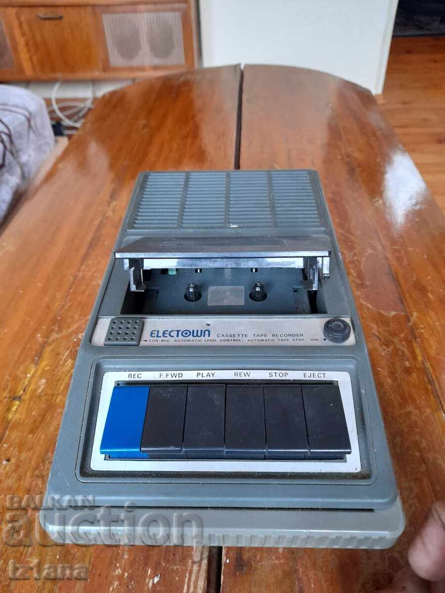 Licitație Vechi casetofon Electown