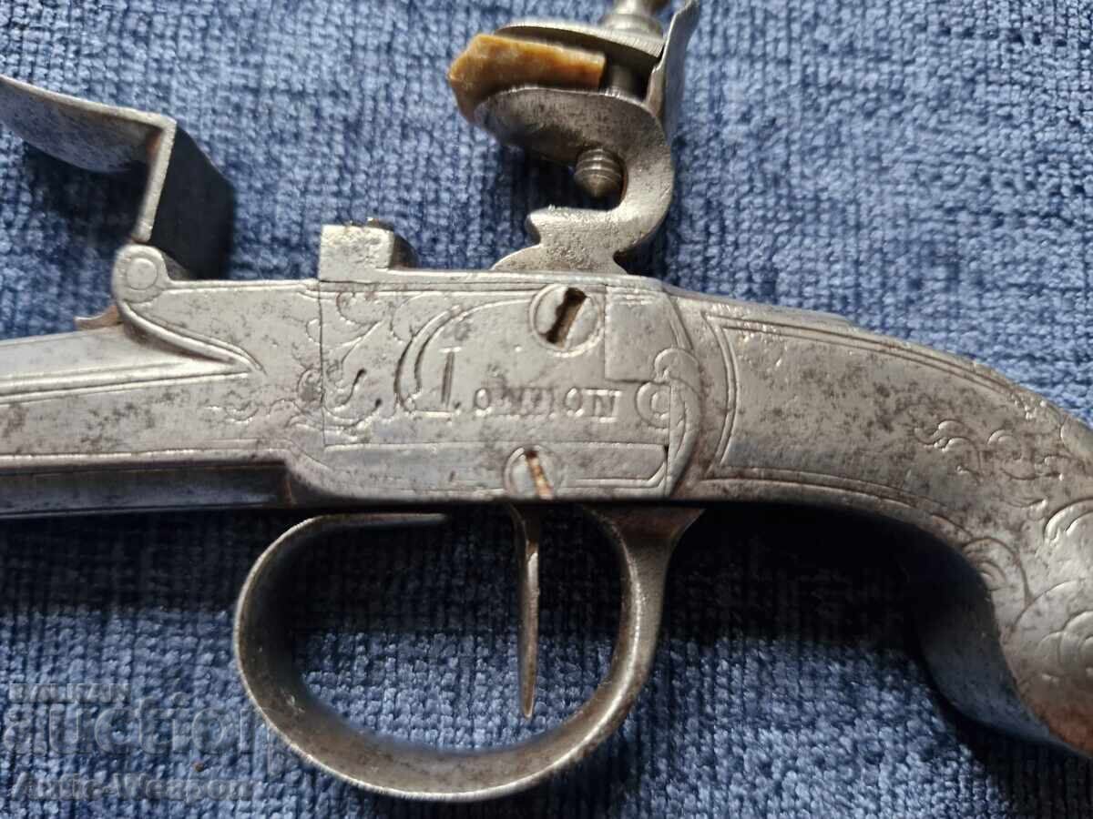 Delivery of Unique flintlock pistol. "Seglas - London". 1750-1780 Delivery of Unique flintlock pistol. "Seglas - London". 1750-1780