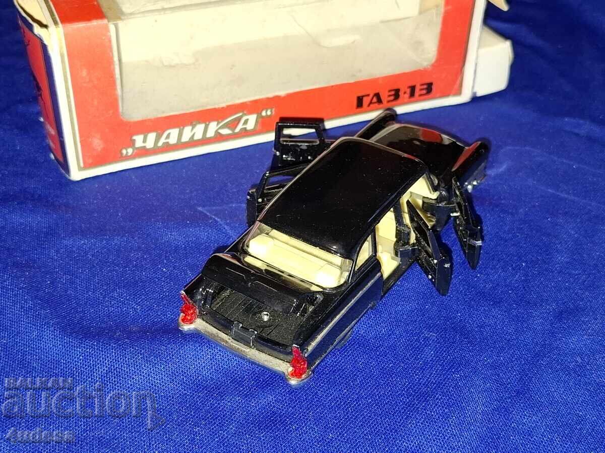 Licitație Model sovietic 1:43 GAZ-13 Chaika A15 1:43 Fabricat în URSS
