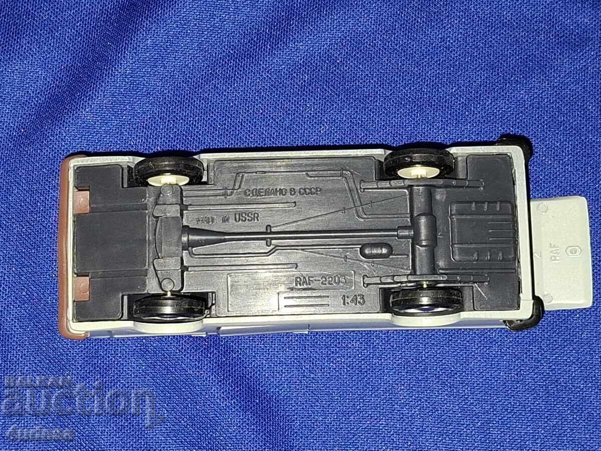 Soc Russian Toy RAF 2203 Letonia 1:43 Fabricat in URSS URSS - 6