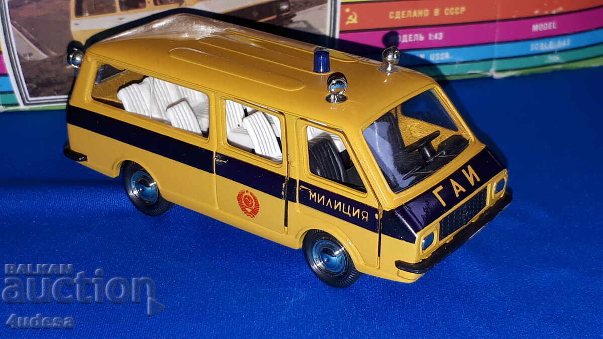 Руски РАФ 2203 Латвия Милиция 1:43 Сделано в СССР USSR с цена € 95.00 | 185.80 лв.