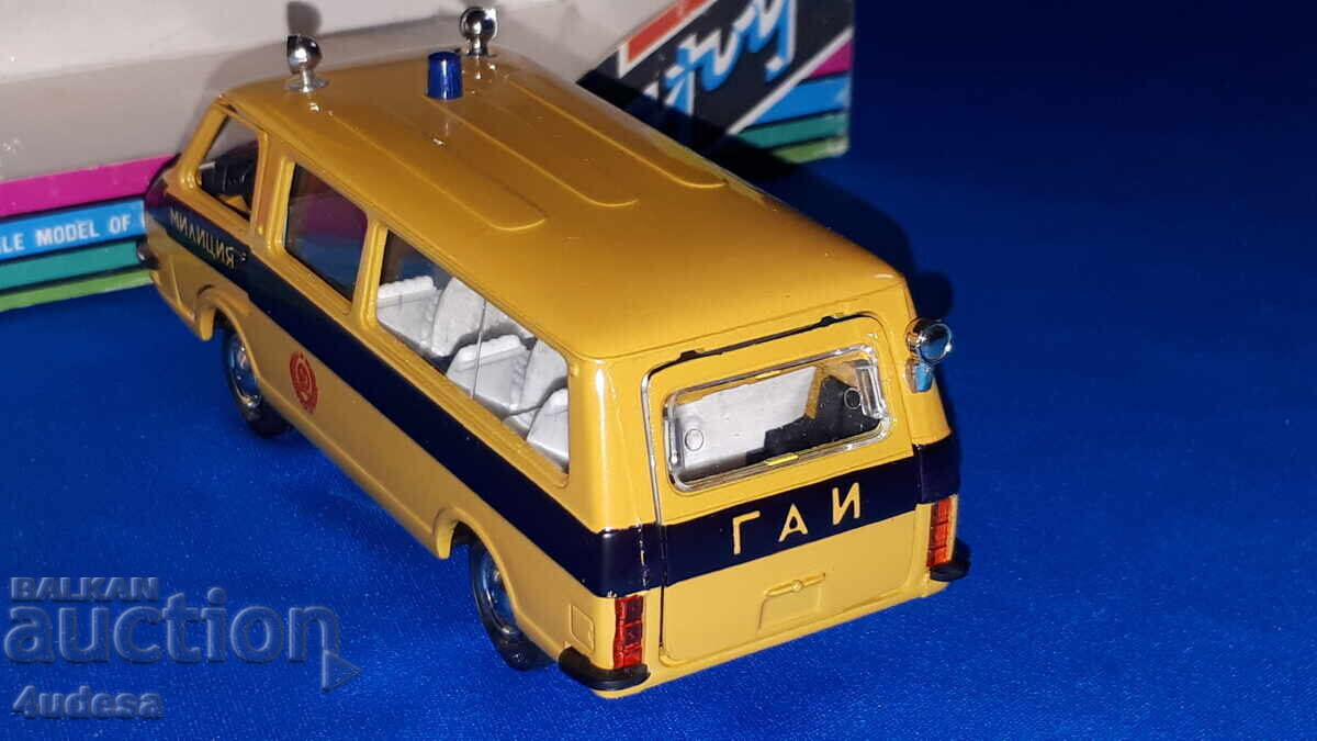 Delivery of Russian RAF 2203 Latvia Militia 1:43 Made in USSR