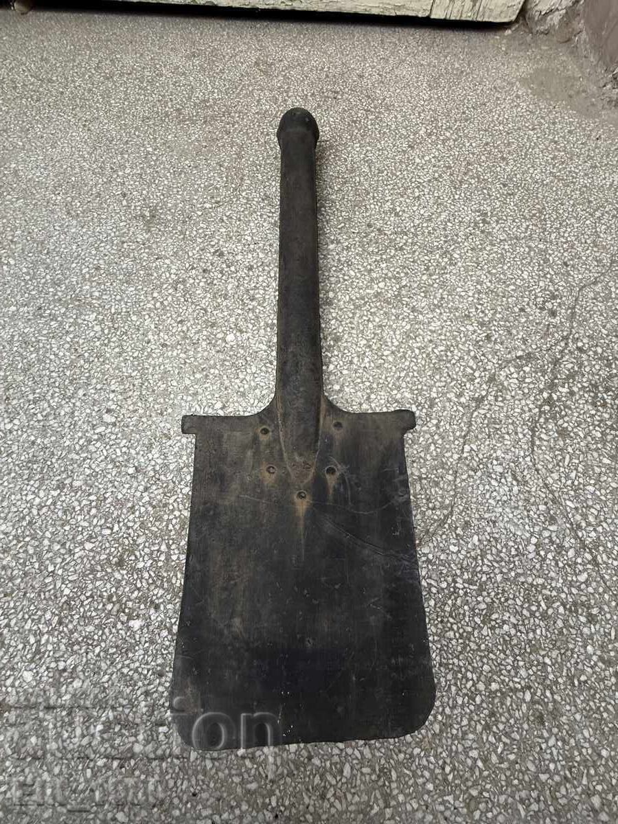 Στρατιωτικό φτυάρι προπόνησης (από καουτσούκ) με τιμή € 40.00 | 78.23 BGN