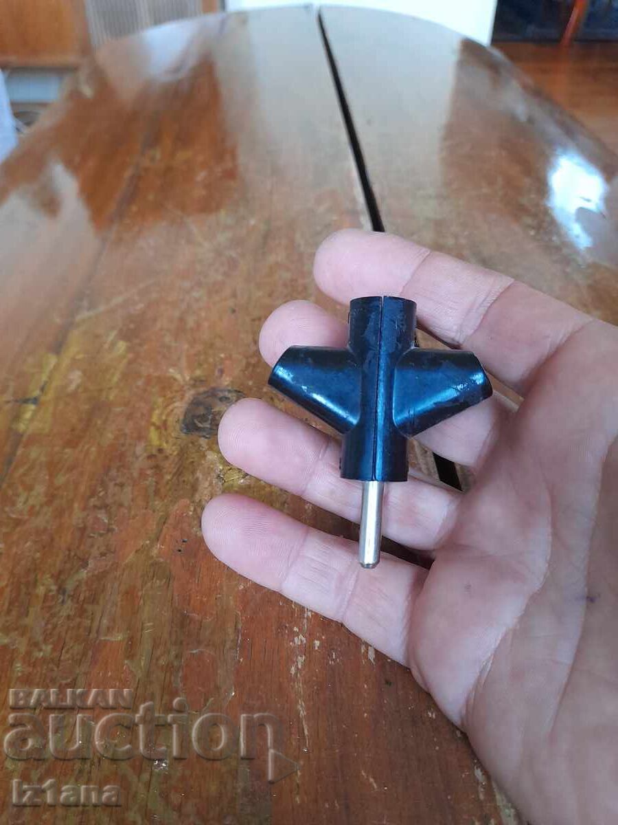 Prelungitor electric vechi cu preț 11.00 BGN | € 5.62