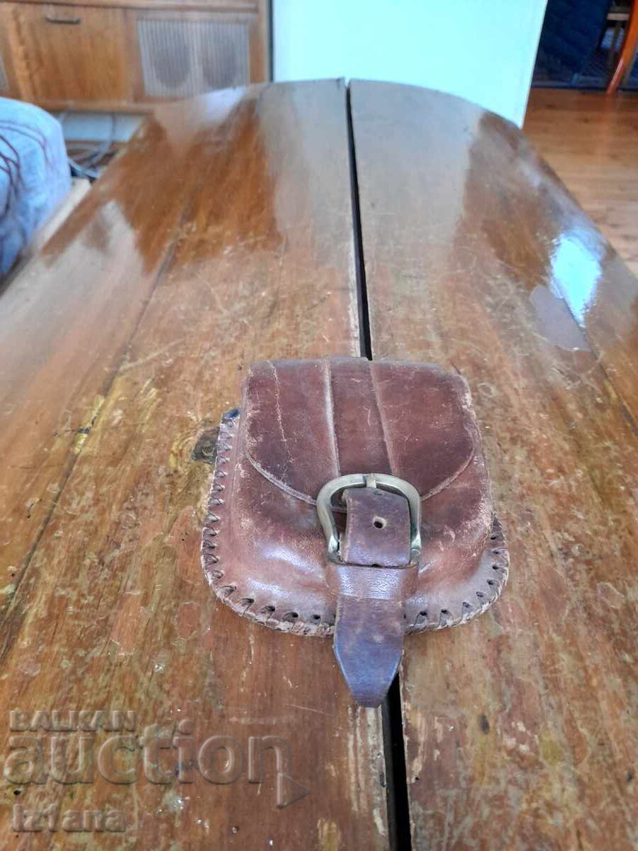 Παλιό δερμάτινο τσαντάκι μέσης