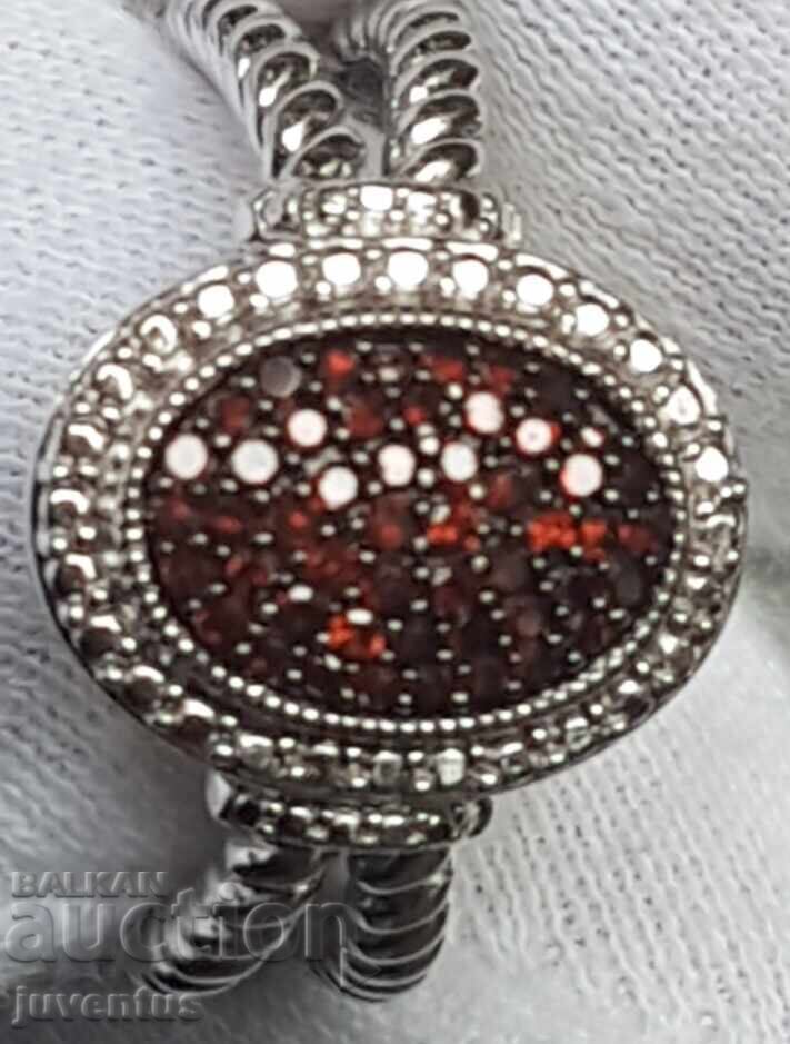 Auction SILVER RING WITH NATURAL RED DIAMONDS CERTIFICATE Auction SILVER RING WITH NATURAL RED DIAMONDS CERTIFICATE