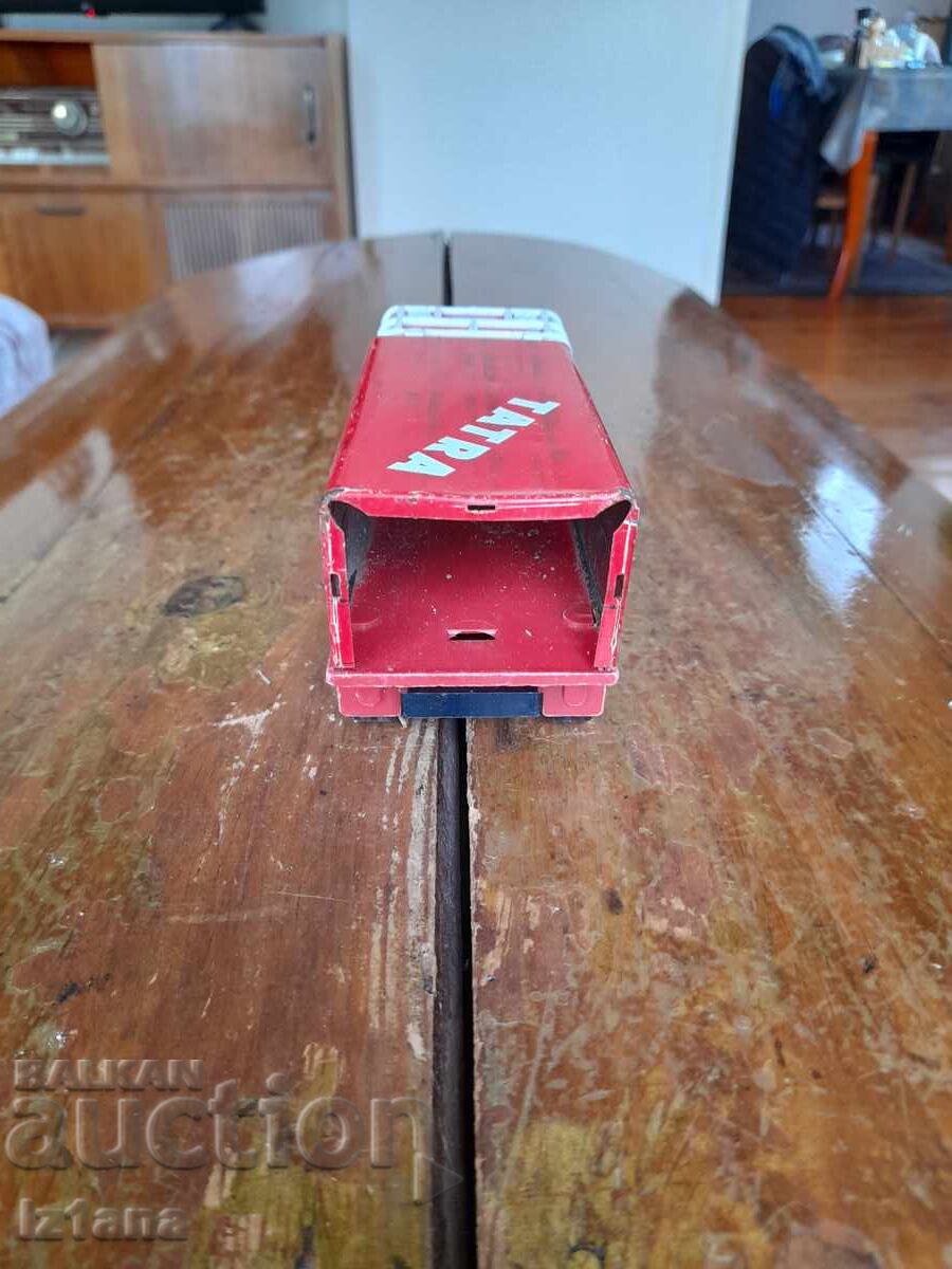 Auction  Old Tatra truck