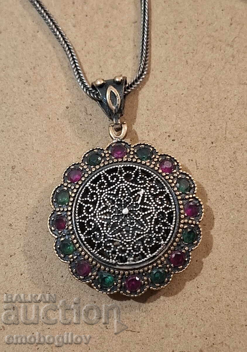 Ενδιαφέρον Παλιό Γυναικείο Ασημένιο Μεταλλιόν Κολιέ Ενδιαφέρον Παλιό Γυναικείο Ασημένιο Μεταλλιόν Κολιέ