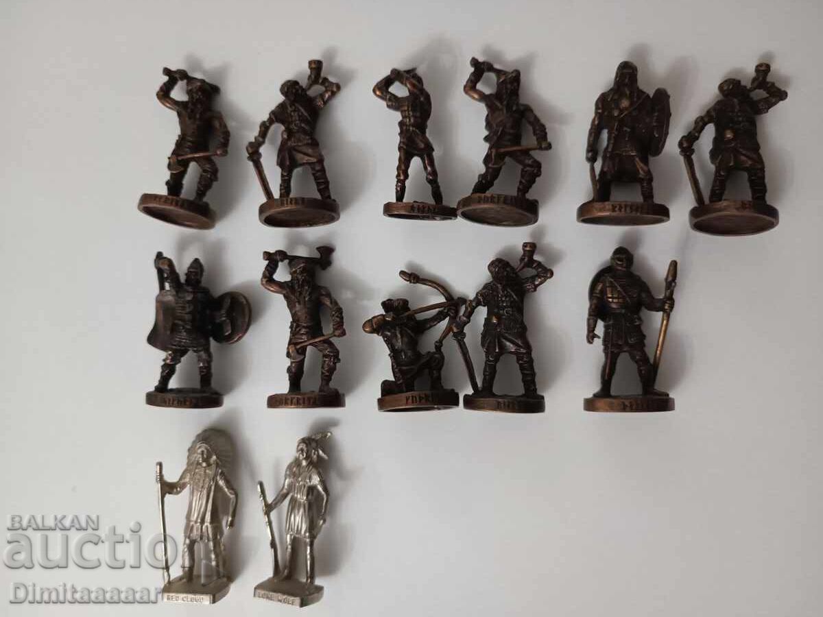 Metal soldiers - 13 pcs