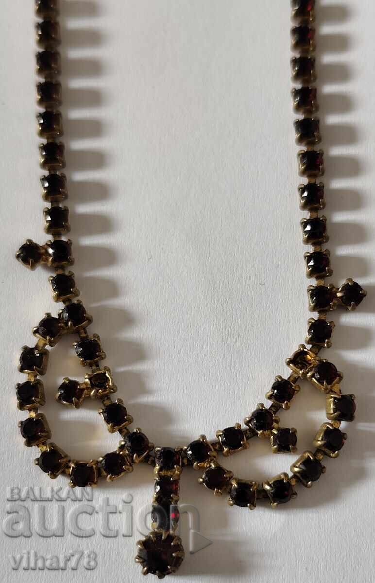 Licitație colier cu pandantiv