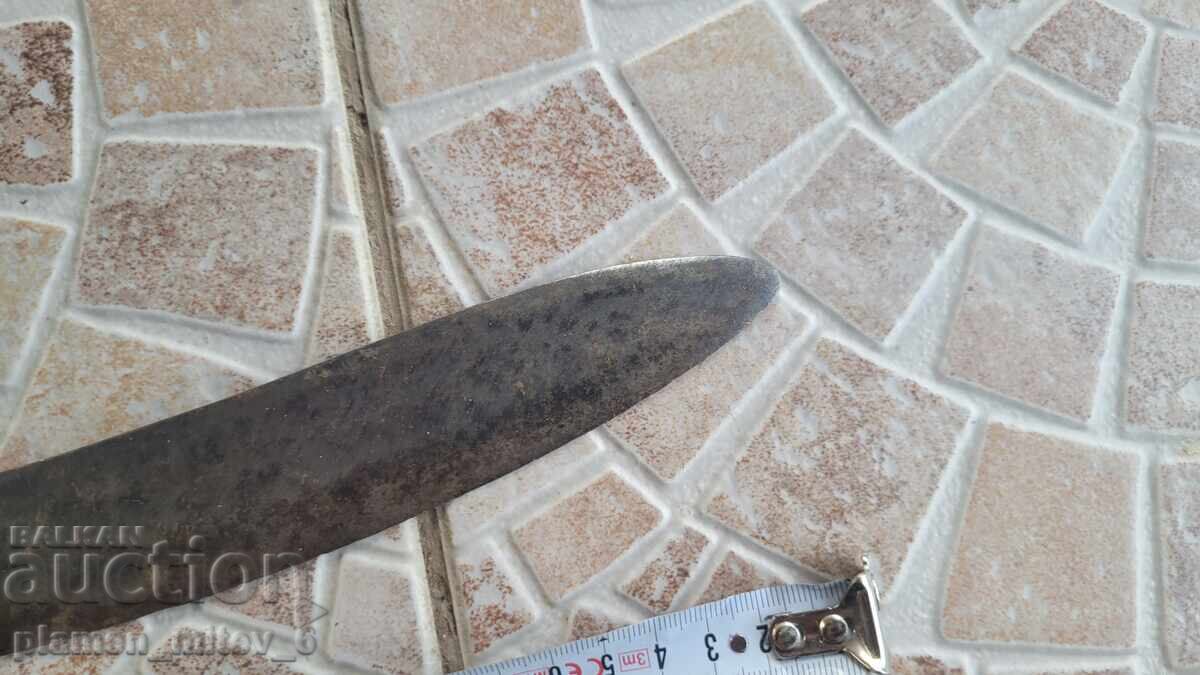 Delivery of Sabre, broadsword, knife, sword, rapier, needle Delivery of Sabre, broadsword, knife, sword, rapier, needle