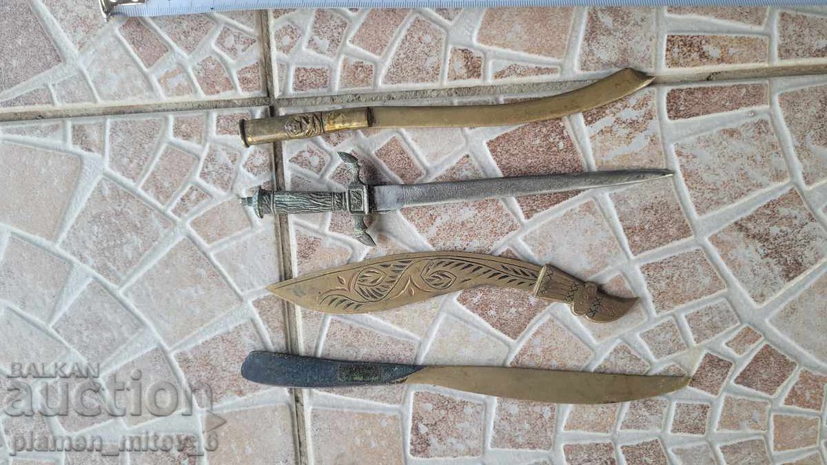 Livrarea Cuțit, pumnal, pumnal