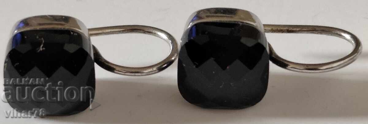 Auction  Silver earrings with onyx
