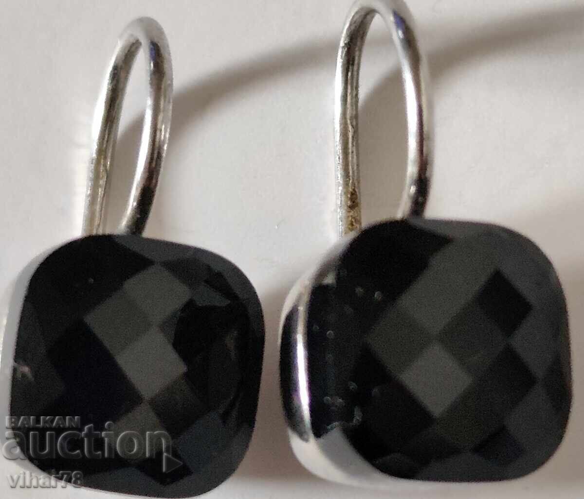 Silver earrings with onyx
