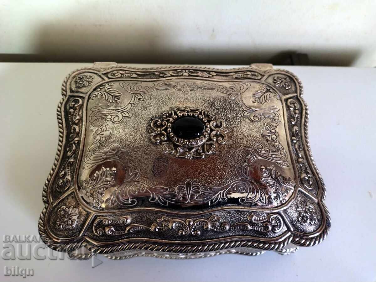 Lovely Old Silver Plated Jewelery Box with price 46.66 BGN | € 23.86 Lovely Old Silver Plated Jewelery Box with price 46.66 BGN | € 23.86