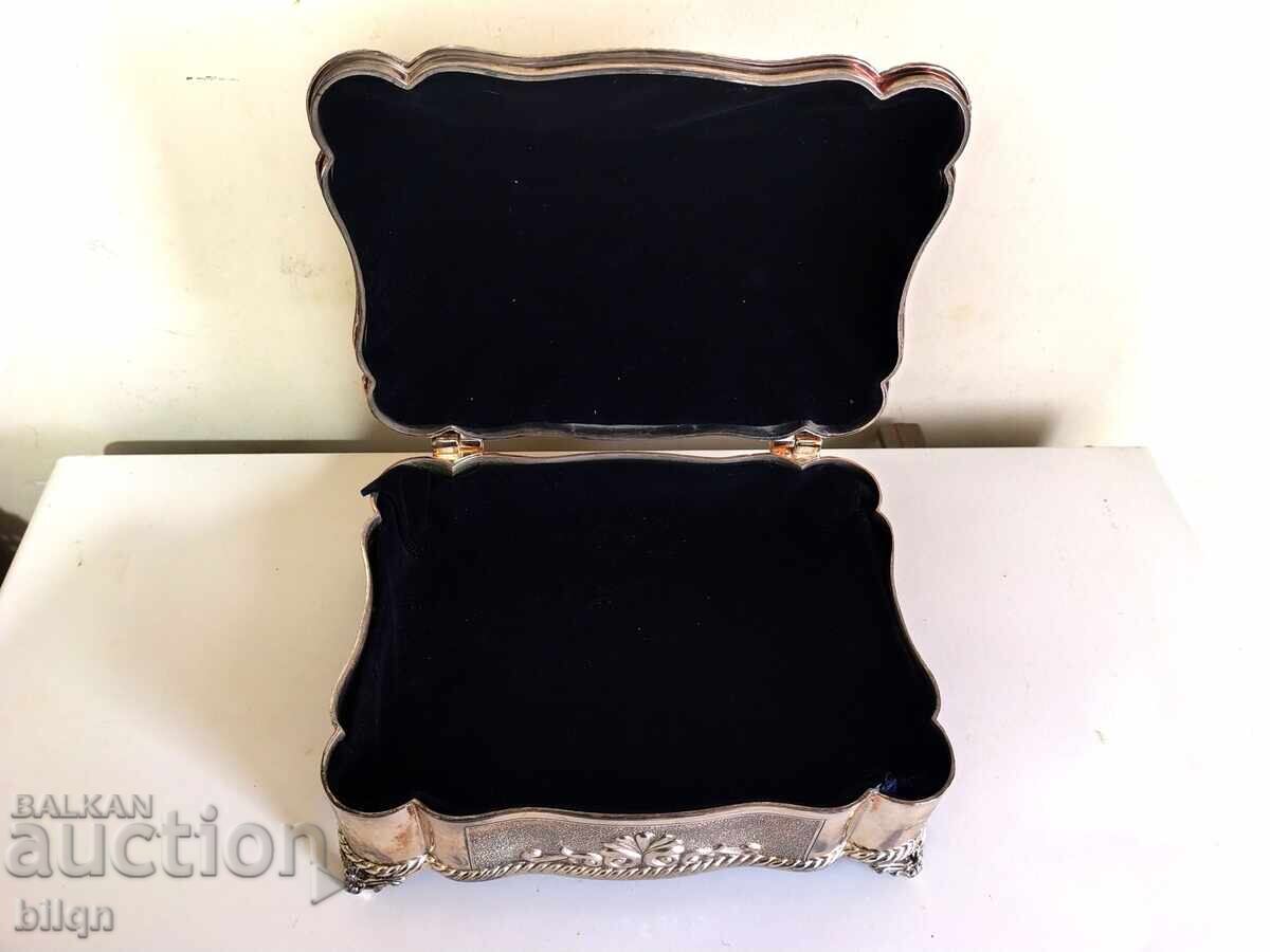 Delivery of Lovely Old Silver Plated Jewelery Box Delivery of Lovely Old Silver Plated Jewelery Box