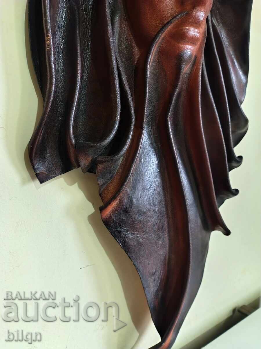 Livrarea Masca de piele interesantă