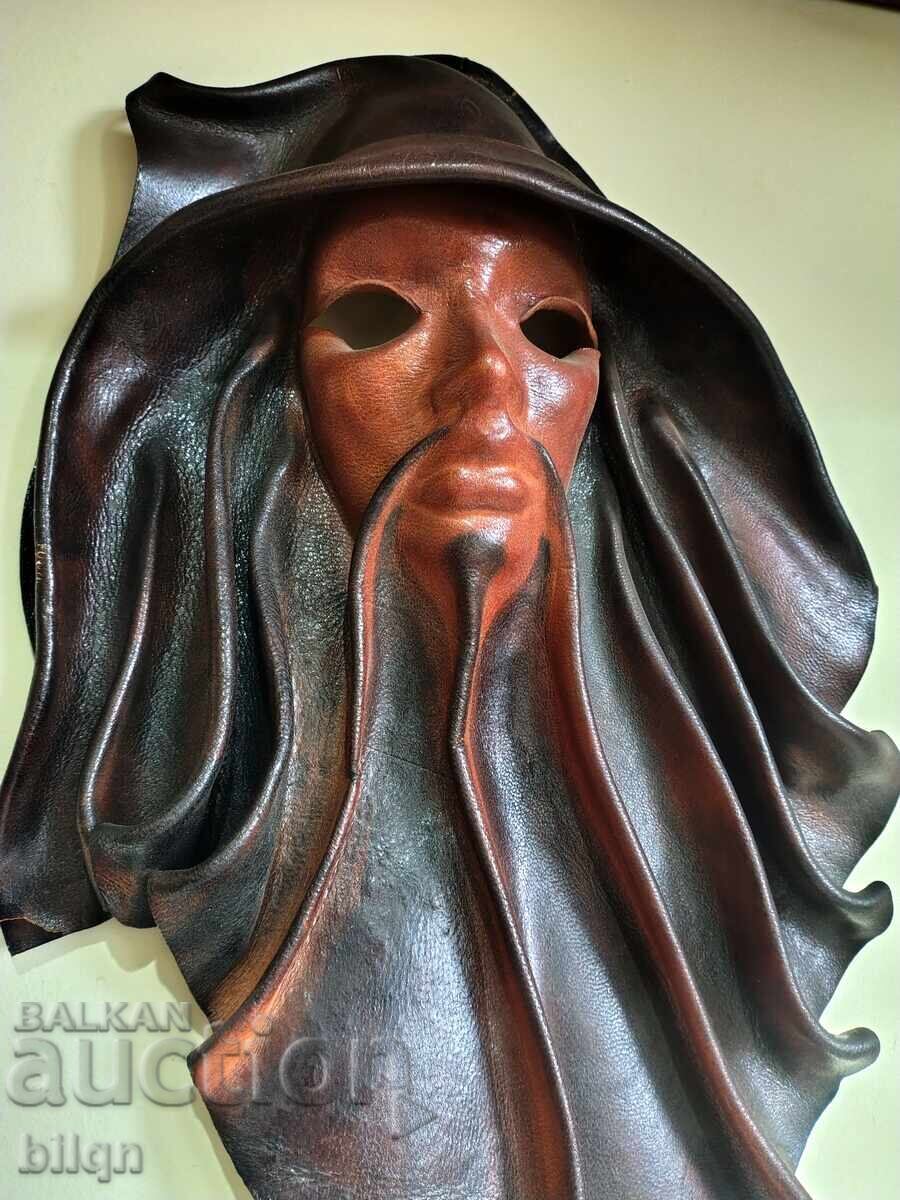 Ενδιαφέρουσα Δερμάτινη Μάσκα - 6