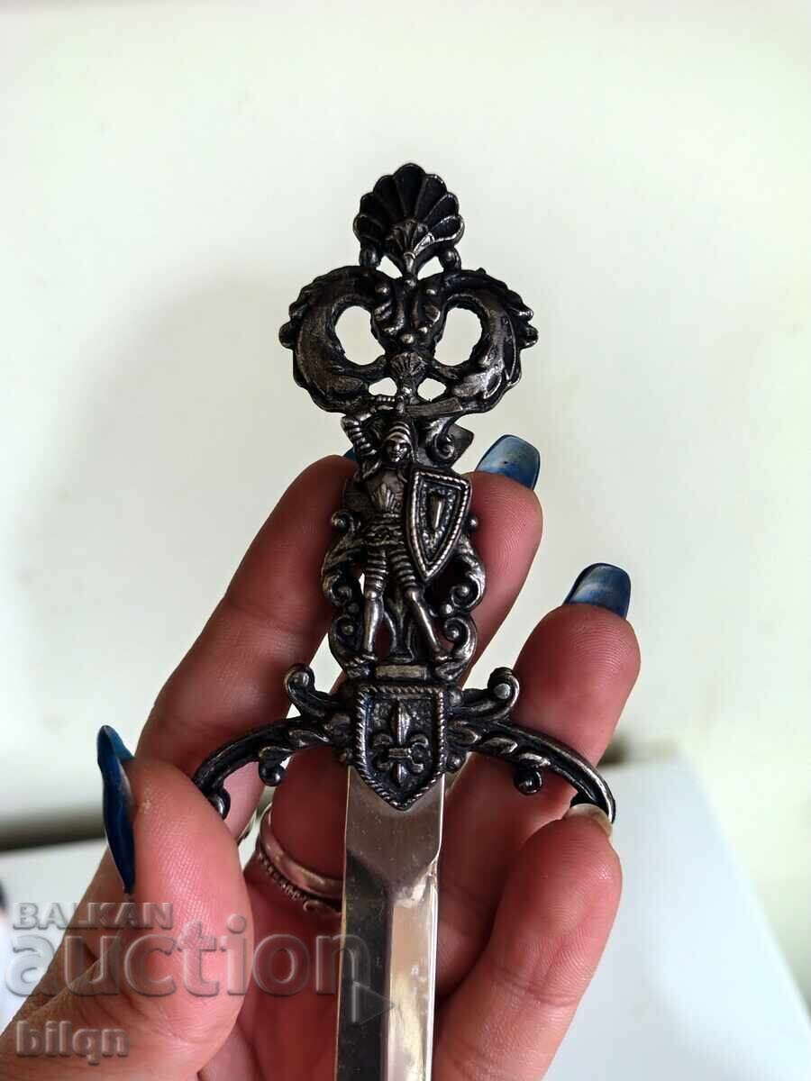 Cuțit cu scrisori de colecție cu preț 17.76 BGN | € 9.08