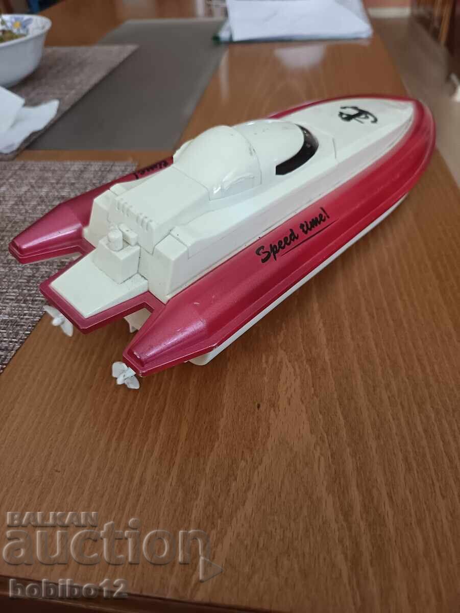 Auction  Collector's Boat - 36cm